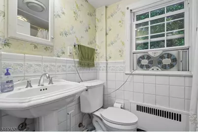 688 Greenbrook Rd, North Plainfield, NJ 07063 - Photo 17