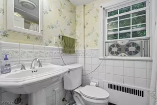 688 Greenbrook Rd, North Plainfield, NJ 07063 - Photo 17