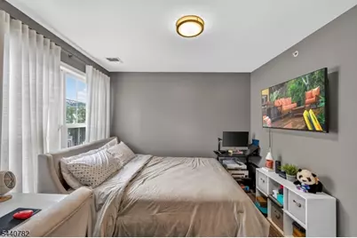 169 Winchester Ct, Clifton, NJ 07013 - Photo 13