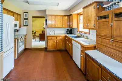 7 Catan Dr, Chester, NJ 07836 - Photo 5