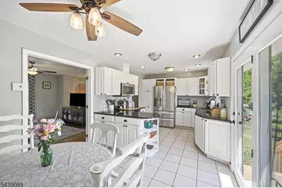 1 Hampton Spring Rd, Hampton Township, NJ 07860 - Photo 15