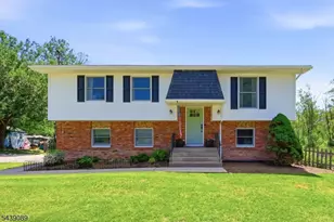 1 Hampton Spring Rd, Hampton Township, NJ 07860 - Photo 1