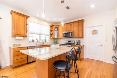21 Stirrup Ln, Raritan Township, NJ 08822 - Photo 15