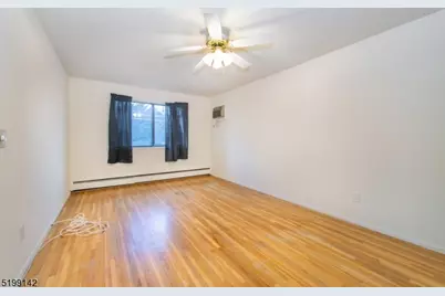685 Van Houten Ave #3, Clifton, NJ 07013 - Photo 9