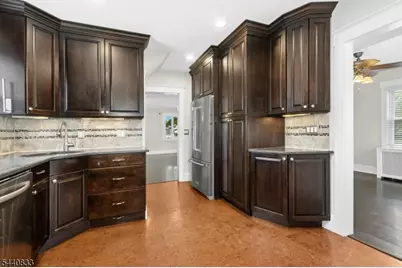 48 Mansion Ter, Cranford Township, NJ 07016 - Photo 11