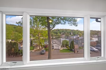 8 Cove Rd, Hopatcong, NJ 07843 - Photo 23