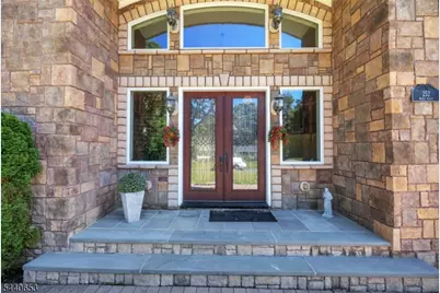 252 Mabel Pl, Franklin Lakes, NJ 07417 - Photo 3