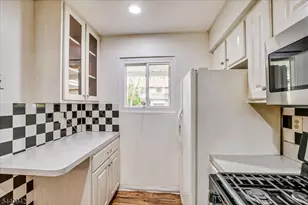 12 Tulip Ct, Edison, NJ 08820 - Photo 9