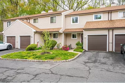 12 Tulip Ct, Edison, NJ 08820 - Photo 3