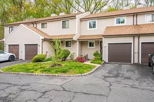 12 Tulip Ct, Edison, NJ 08820 - Photo 3