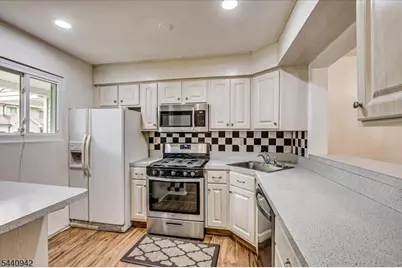12 Tulip Ct, Edison, NJ 08820 - Photo 7