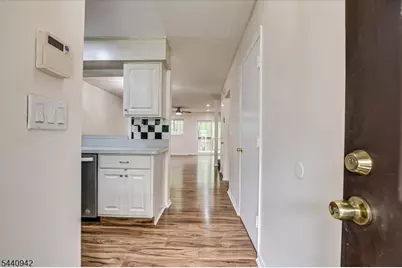 12 Tulip Ct, Edison, NJ 08820 - Photo 5