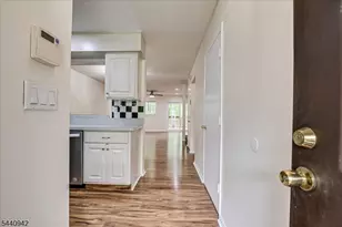 12 Tulip Ct, Edison, NJ 08820 - Photo 5