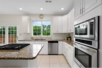 18 Montfort Dr, Montgomery Township, NJ 08502 - Photo 9