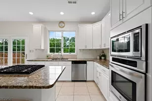 18 Montfort Dr, Montgomery Township, NJ 08502 - Photo 9