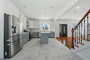 31 Davis Ave, Franklin Township, NJ 08873 - Photo 3