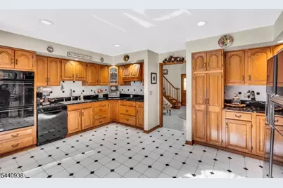 10 Loriann Rd, Warren Township, NJ 07059 - Photo 9