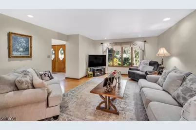 10 Loriann Rd, Warren Township, NJ 07059 - Photo 5