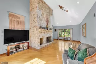 10 Loriann Rd, Warren Township, NJ 07059 - Photo 13