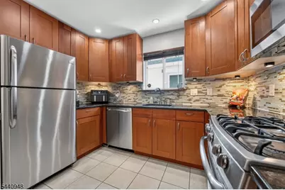 301 Saddle Ct, Raritan Township, NJ 08822 - Photo 5