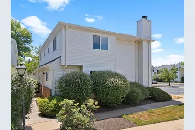 301 Saddle Ct, Raritan Township, NJ 08822 - Photo 3