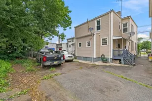 604 Forest St, Orange, NJ 07050 - Photo 23