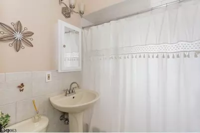 18 Jerome Dr, Clifton, NJ 07011 - Photo 11