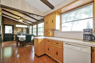 137 Lakeview Ave, Ringwood, NJ 07456 - Photo 9