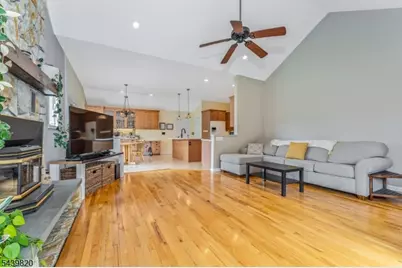 7 Sunshine Dr, Alexandria Township, NJ 08867 - Photo 5