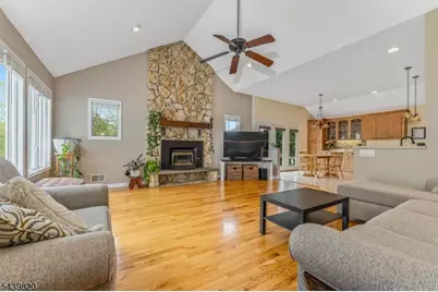7 Sunshine Dr, Alexandria Township, NJ 08867 - Photo 3