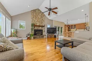 7 Sunshine Dr, Alexandria Township, NJ 08867 - Photo 3