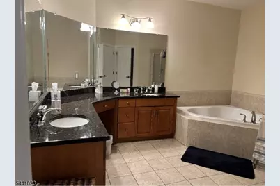 14 Fehervari Ct, Franklin Township, NJ 08873 - Photo 11