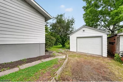 725 Belvidere Rd, Lopatcong Township, NJ 08865 - Photo 17