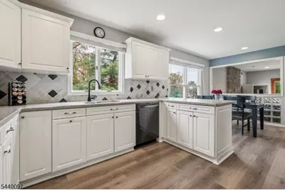 98 King St, Edison Twp., NJ 08820 - Photo 15