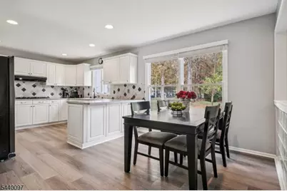 98 King St, Edison Twp., NJ 08820 - Photo 11