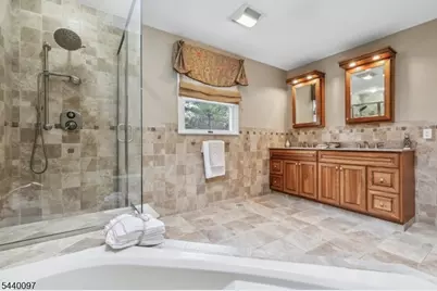 98 King St, Edison Twp., NJ 08820 - Photo 21