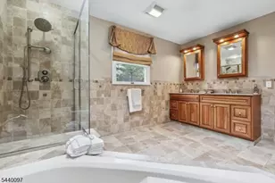 98 King St, Edison Twp., NJ 08820 - Photo 21