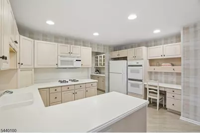 19 Chadwell Pl, Morris Township, NJ 07960 - Photo 11