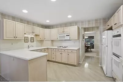 19 Chadwell Pl, Morris Township, NJ 07960 - Photo 9