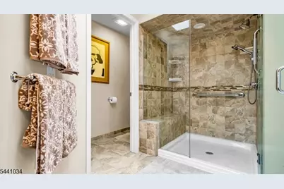115 Sturbridge Cir, Wayne Twp., NJ 07470 - Photo 17