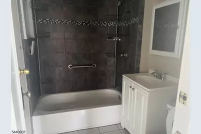 83 Davenport Ave, Newark, NJ 07107 - Photo 17
