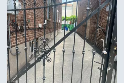 83 Davenport Ave, Newark, NJ 07107 - Photo 21