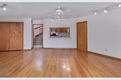 20 Sand Hill Rd, Raritan Township, NJ 08822 - Photo 7