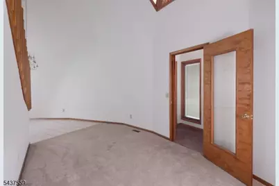 20 Sand Hill Rd, Raritan Township, NJ 08822 - Photo 7