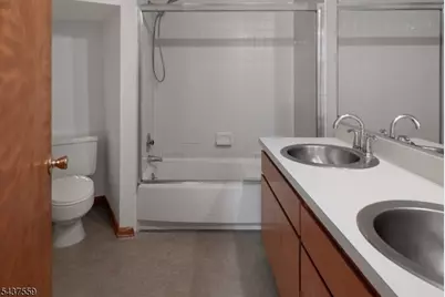 20 Sand Hill Rd, Raritan Township, NJ 08822 - Photo 19