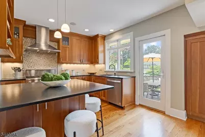 54 Aubrey Rd, Montclair, NJ 07043 - Photo 15