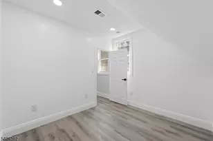 31 St Moritz Pl, Wayne, NJ 07470 - Photo 21