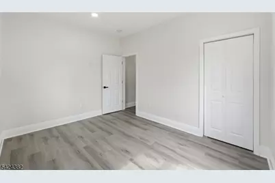 31 Saint Moritz Pl, Wayne, NJ 07470 - Photo 23
