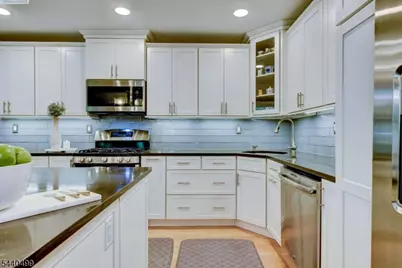131 Bunker Hill Rd, Wayne, NJ 07470 - Photo 11