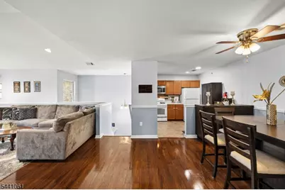 123 Chariot Ct, Piscataway Township, NJ 08854 - Photo 7